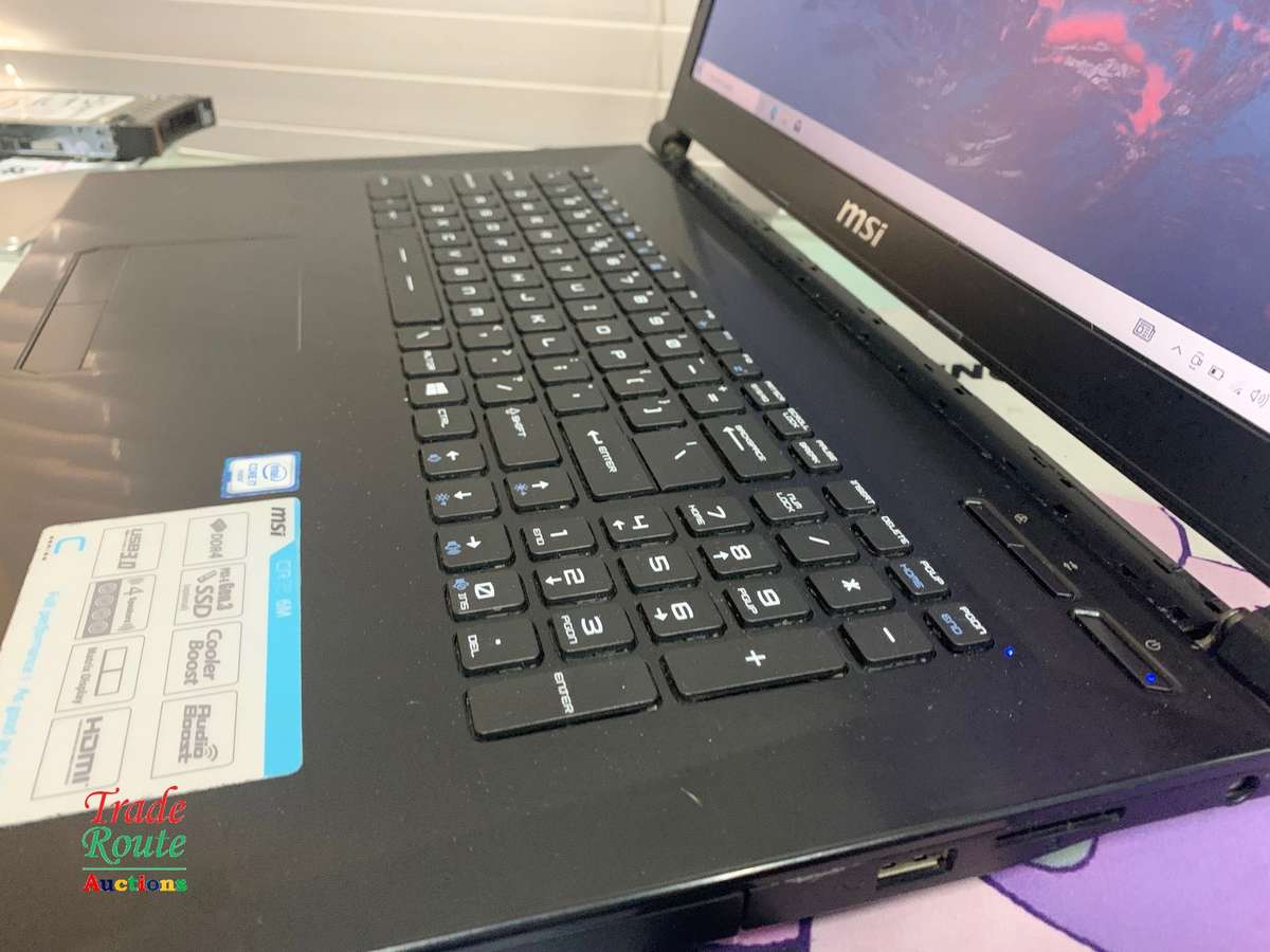 MSI CR72 6M 17.3 Inch i7 Gaming Laptop