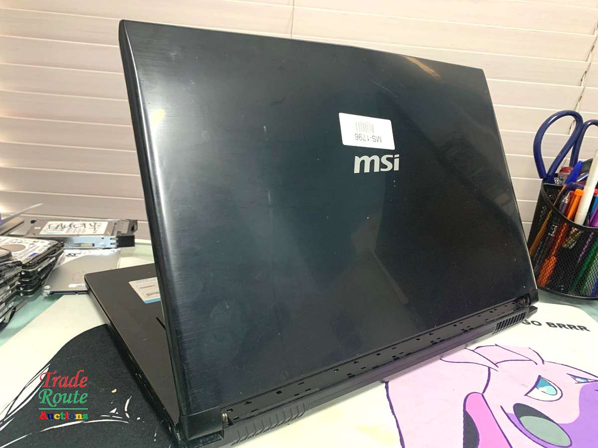 MSI CR72 6M 17.3 Inch i7 Gaming Laptop