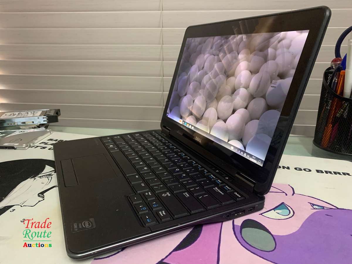 DELL LATITUDE E7240 TouchScreen LAPTOP | CORE i7 2.1GHz | 8GB RAM | 256GB SSD - Faded Screen