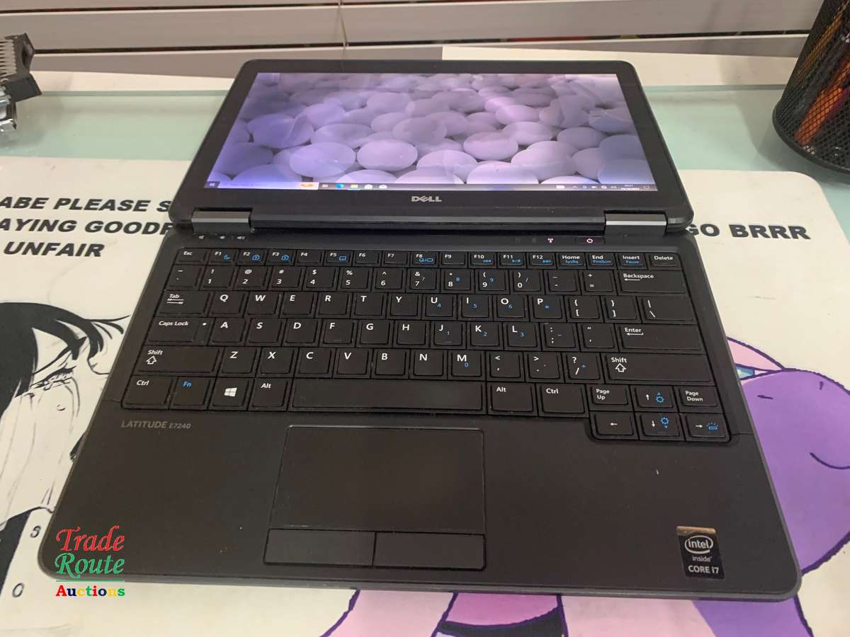 DELL LATITUDE E7240 TouchScreen LAPTOP | CORE i7 2.1GHz | 8GB RAM | 256GB SSD - Faded Screen