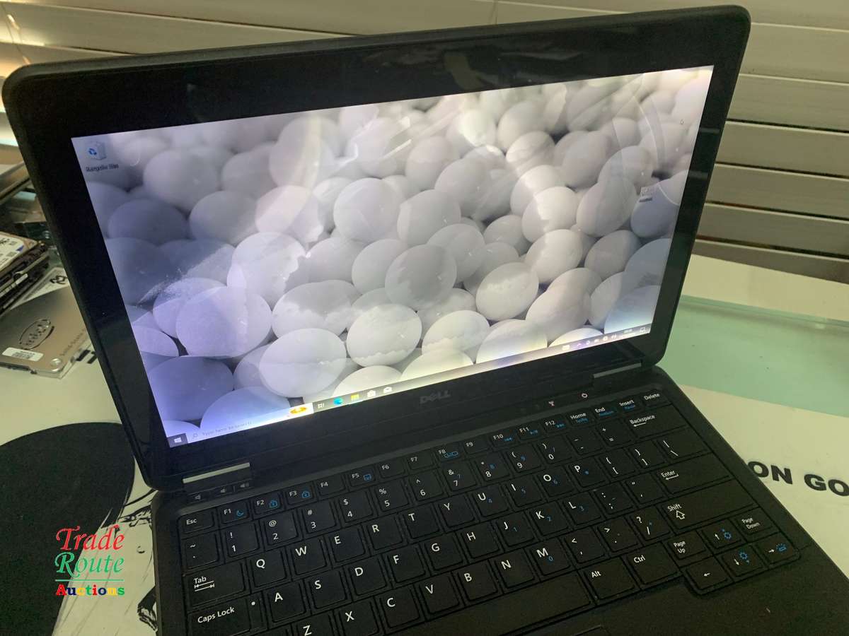 DELL LATITUDE E7240 TouchScreen LAPTOP | CORE i7 2.1GHz | 8GB RAM | 256GB SSD - Faded Screen