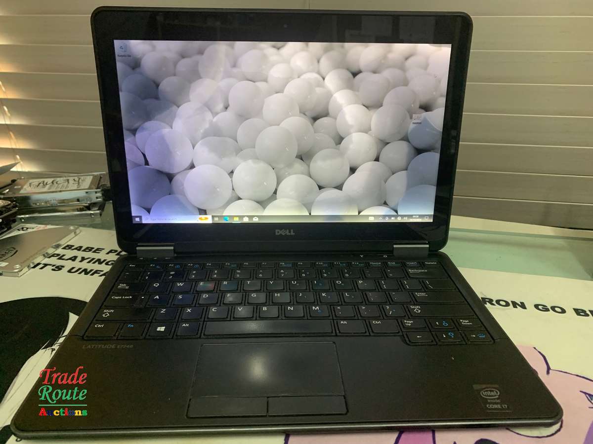 DELL LATITUDE E7240 TouchScreen LAPTOP | CORE i7 2.1GHz | 8GB RAM | 256GB SSD - Faded Screen