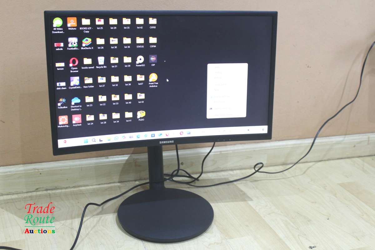 Samsung C24FG70 24" Full HD Curved Gaming Monitor Boxed - White Spot on Screen