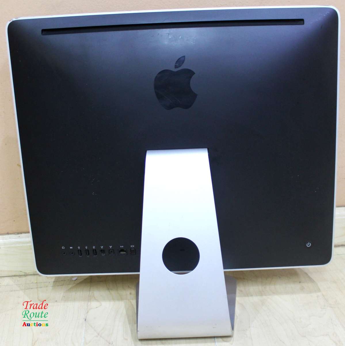 iMac 24-Inch Core 2 Duo 2.66Ghz - All in One Desktop - ATI Radeon Graphics
