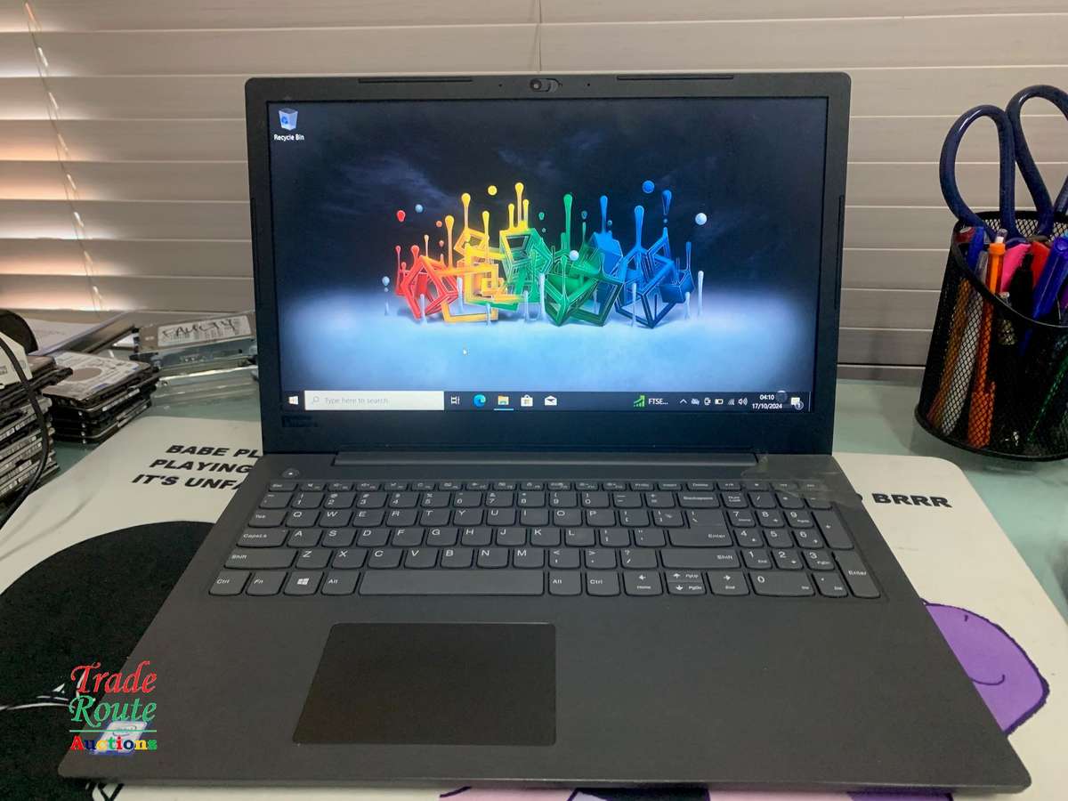 LENOVO V130 15.6 inch LAPTOP - Core i5 - HINGE DAMAGED - Salvage Stock