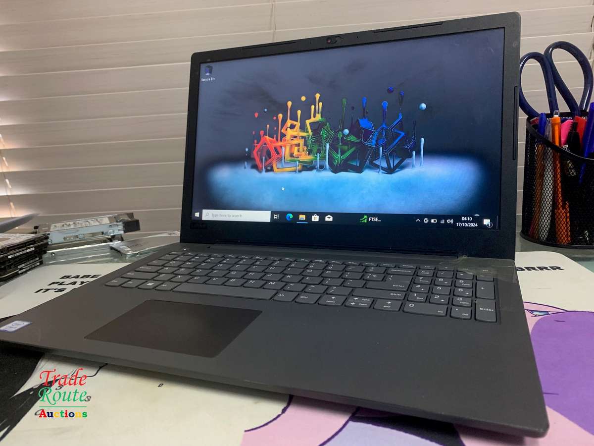 LENOVO V130 15.6 inch LAPTOP - Core i5 - HINGE DAMAGED - Salvage Stock