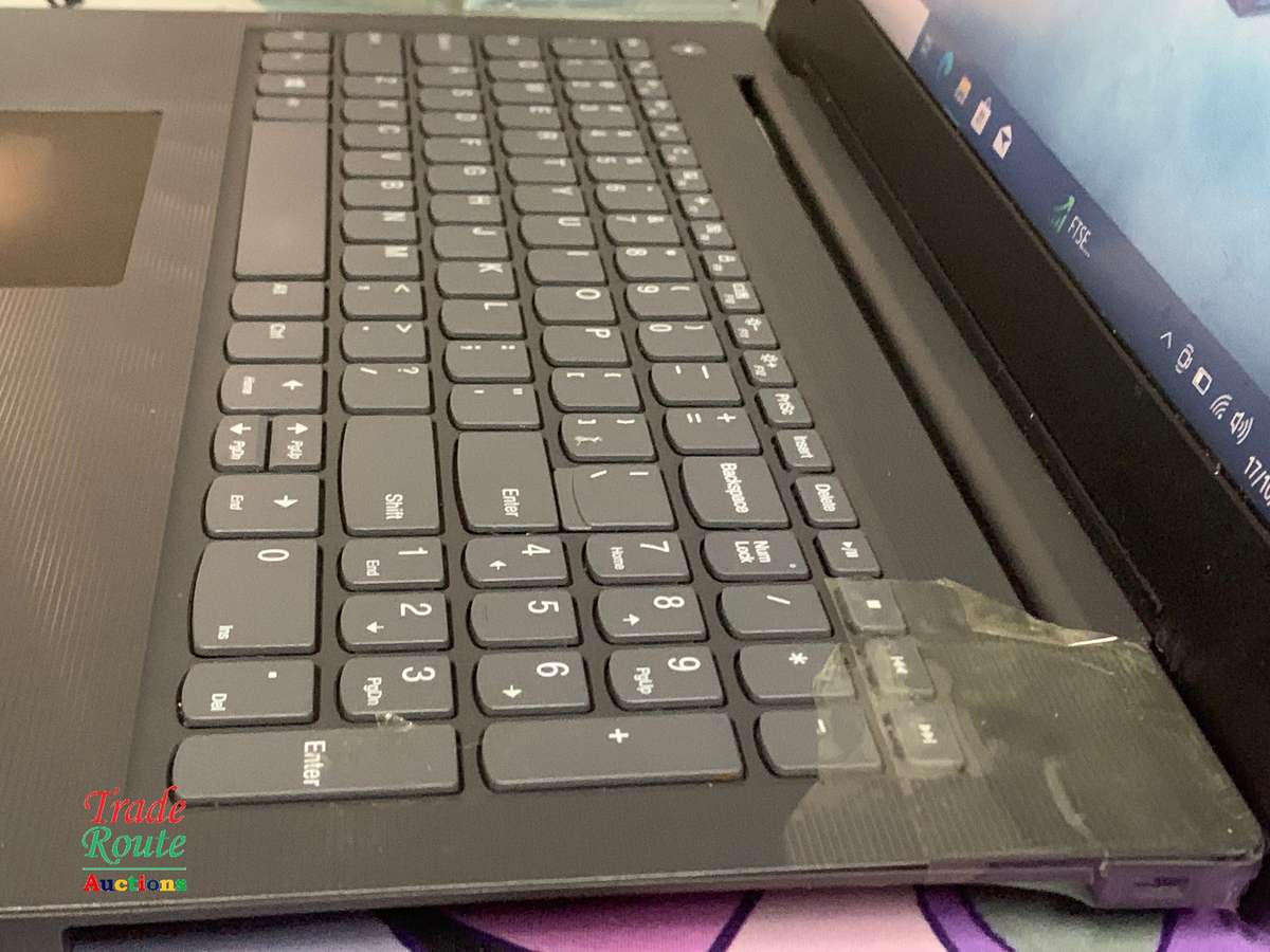 LENOVO V130 15.6 inch LAPTOP - Core i5 - HINGE DAMAGED - Salvage Stock