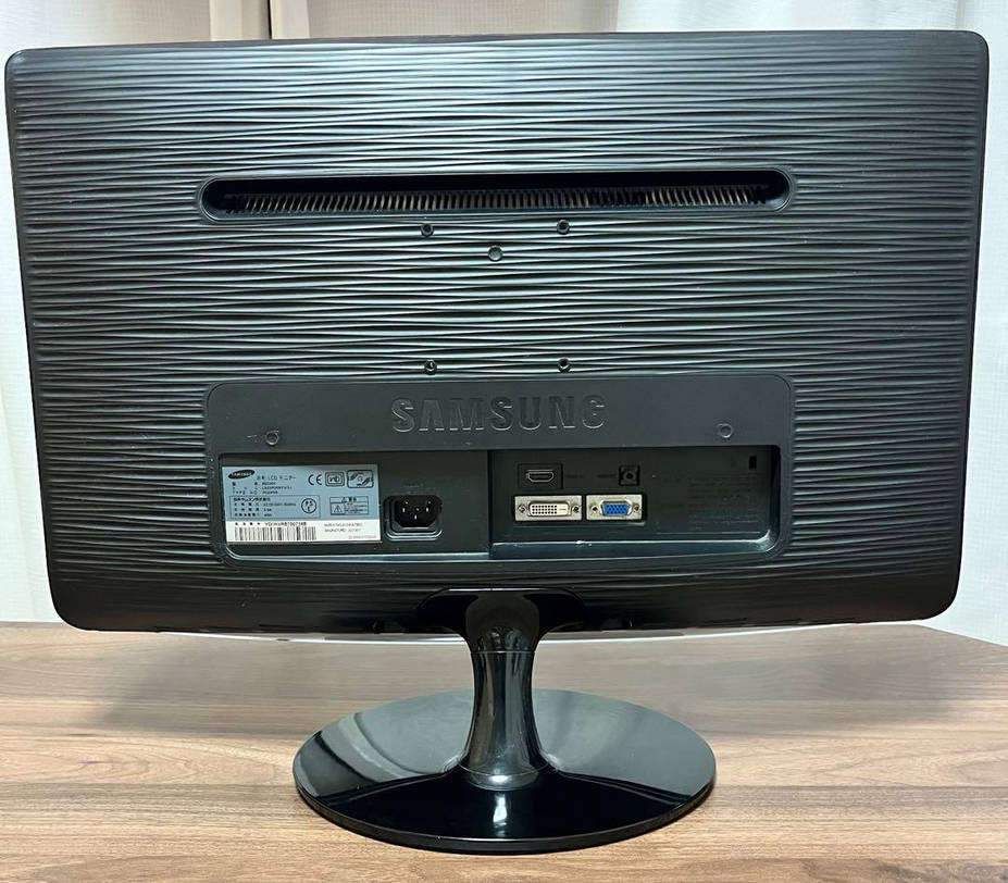 Samsung SyncMaster B2330H 23-inch Full HD Widescreen Monitor (VGA+HDMI+DVI)