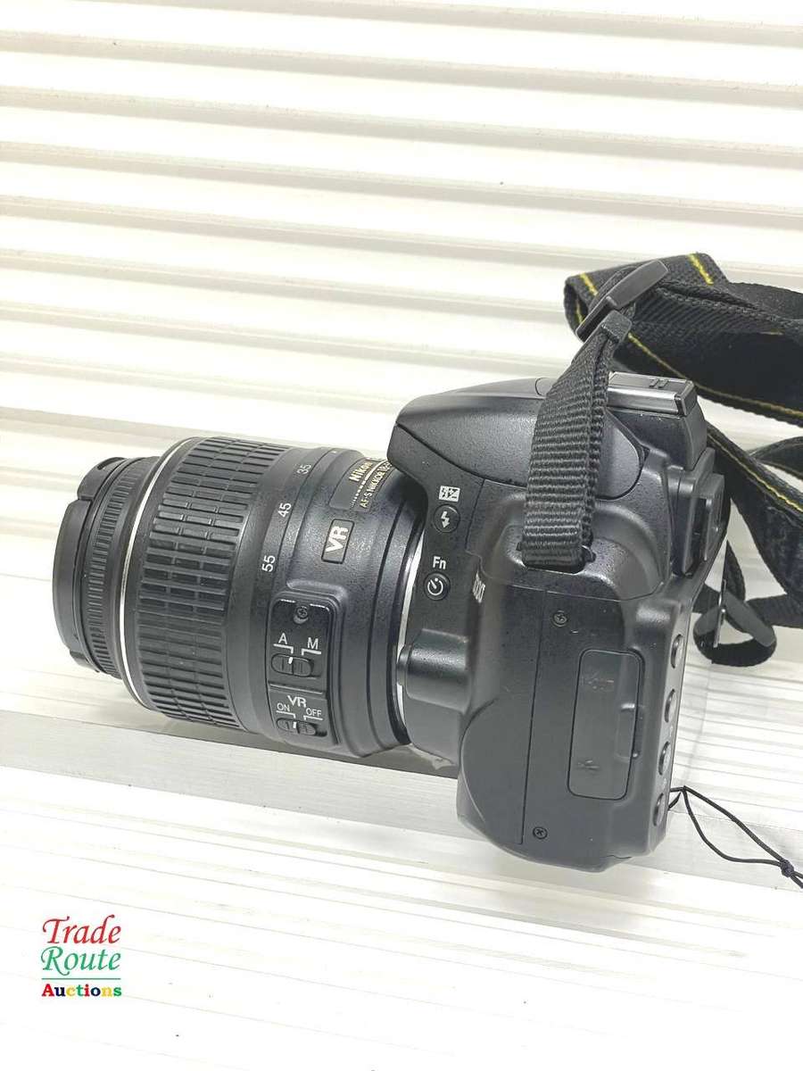 Nikon D3000 DSLR Camera with Nikon 18-55 Lens Kit