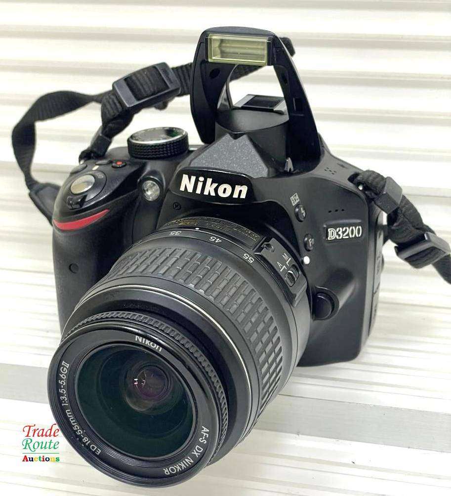 Nikon D3200 24.2 MP CMOS DSLR Kit with 18-55mm Lens
