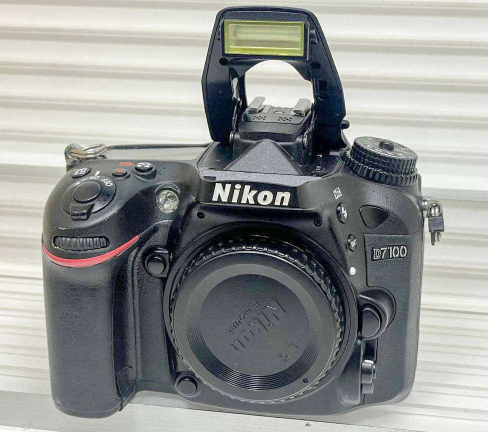 Nikon D7100 DSLR Camera Body 24.1 Megapixels - 51 Point AF Sensor