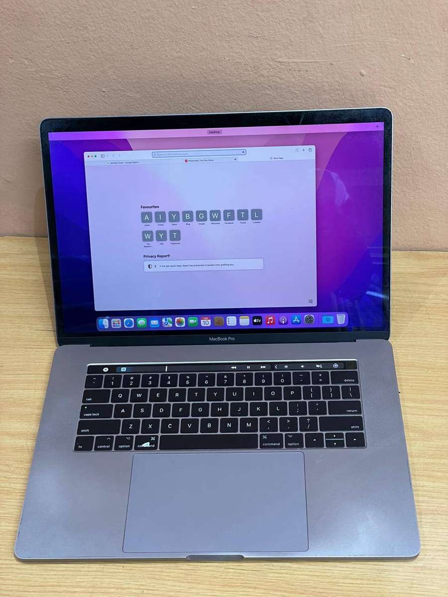 MacBook Pro Core i7 2.6 15-inch Touch Bar 16GB RAM 256GB SSD A1707 Late 2016
