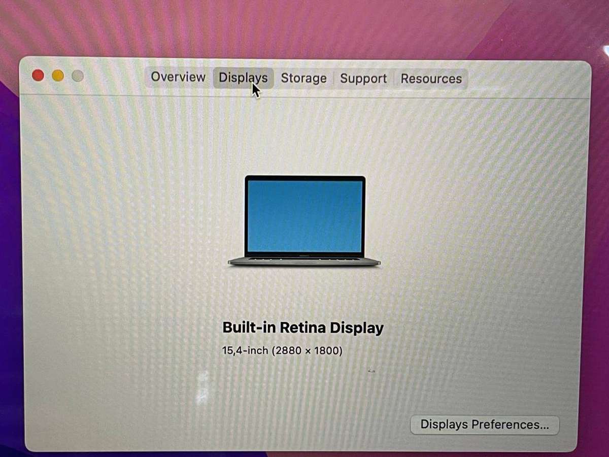 MacBook Pro Core i7 2.6 15-inch Touch Bar 16GB RAM 256GB SSD A1707 Late 2016