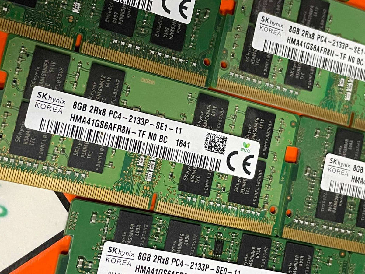 Sk Hynix 8GB DDR4 RAM LAPTOP MEMORY [ HMA41GS6AFR8N-TF ]