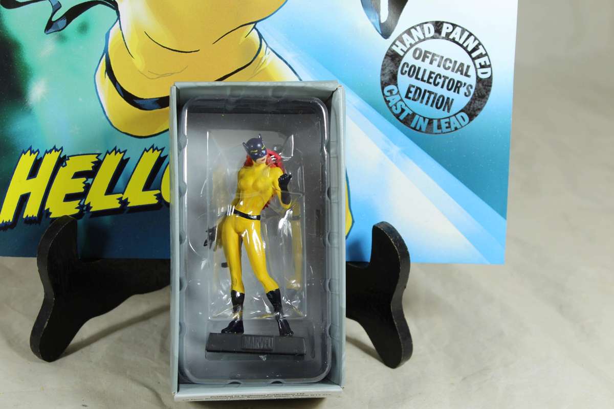 Marvel Classic - lead, hand painted figurine and book - Hellcat #113