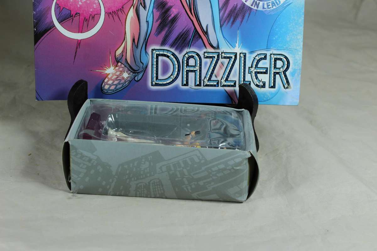 Marvel Classic - lead, hand painted figurine and book - Dazzler #115