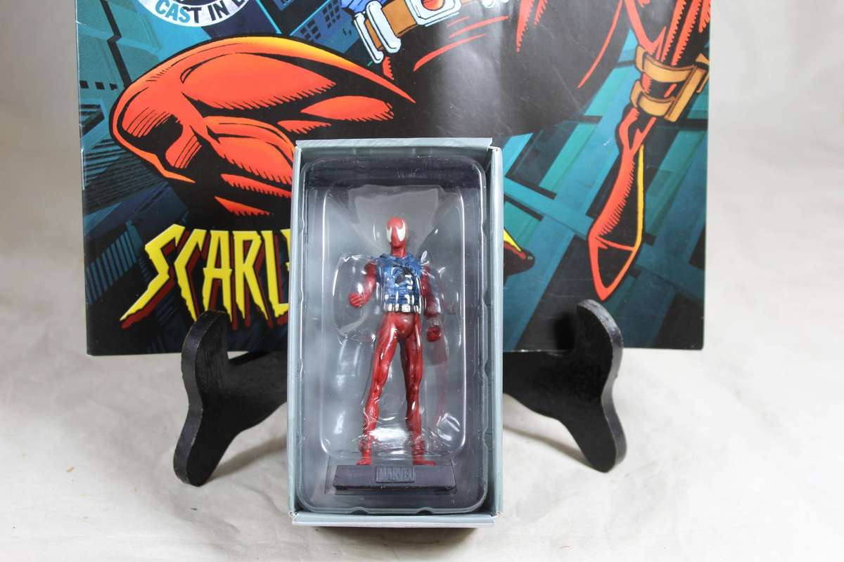 Marvel Classic - lead, hand painted figurine and book - Scarlet Spider #139