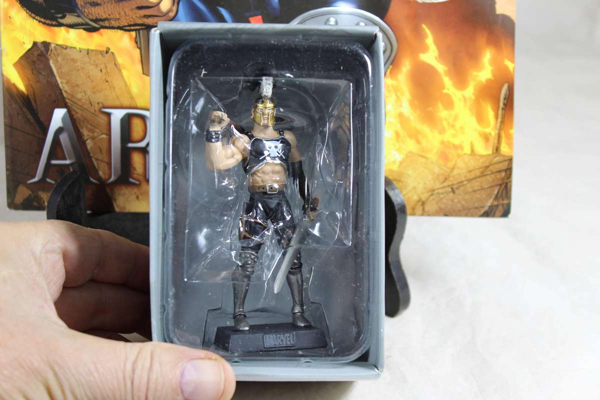 Marvel Classic - lead, hand painted figurine and book - Ares #151