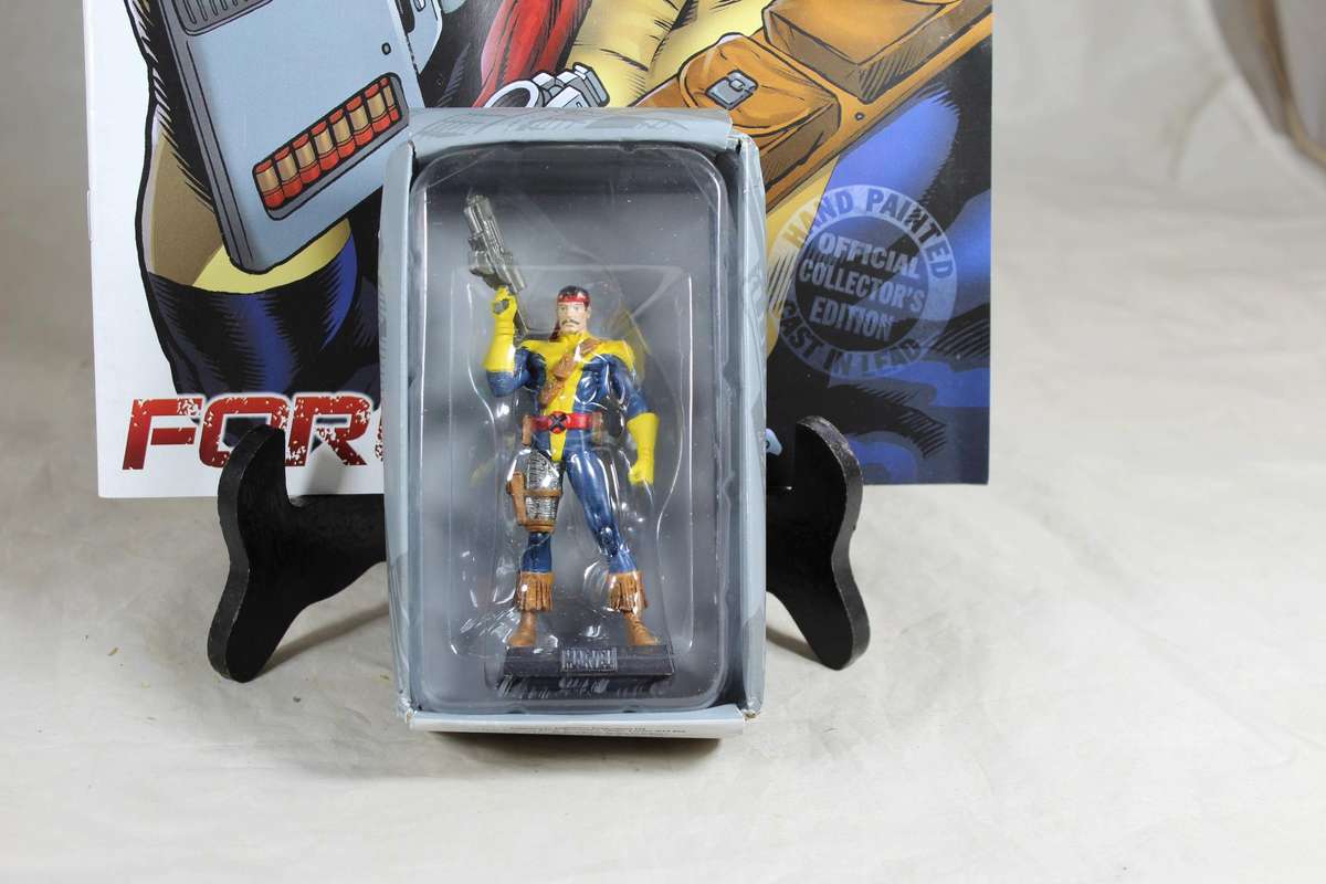 Marvel Classic - lead, hand painted figurine and book - Forge #169