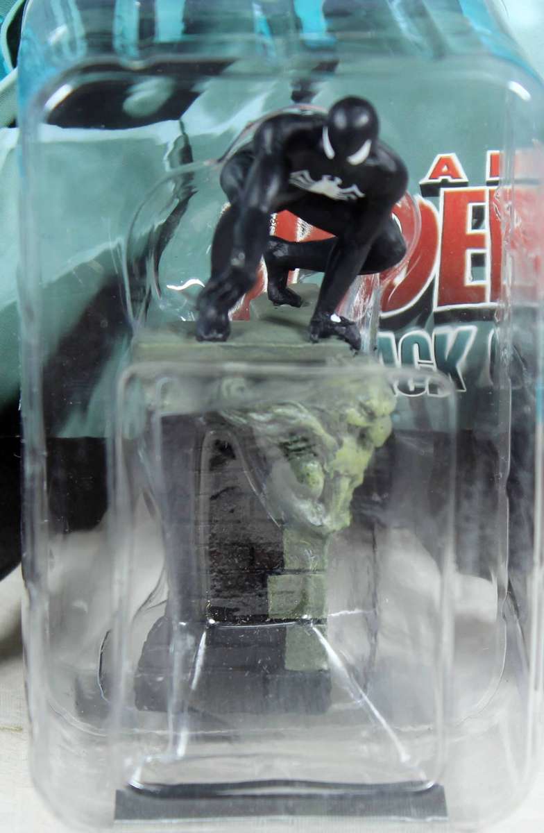 The Classic Marvel Figurine Collection - Special Edition - Black Costume Spider Man