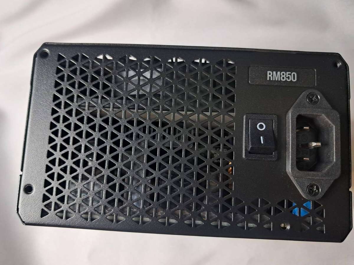 CORSAIR RM850 80 PLUS GOLD - FULLY MODULAR ATX POWER SUPPLY