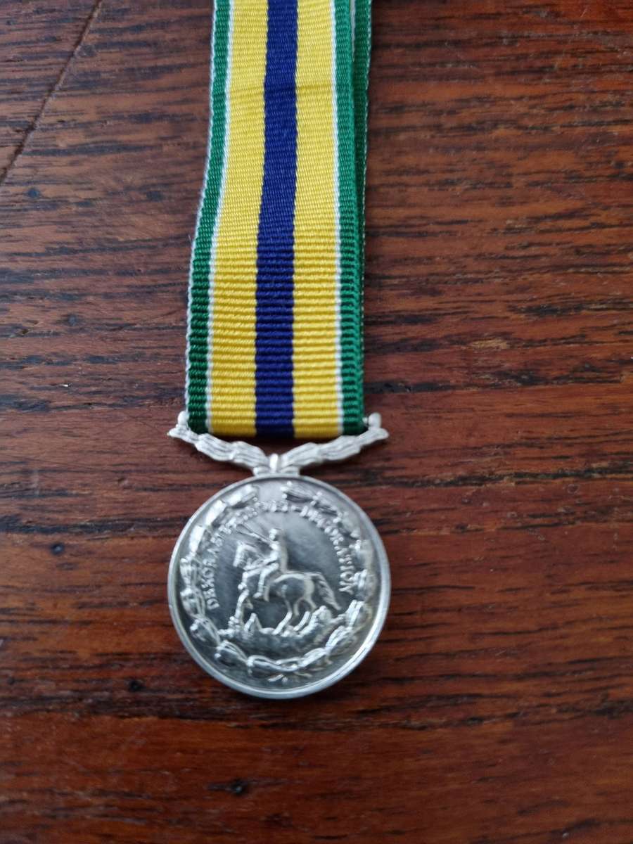 Dewet Decoration Miniature Medal - (Siver)