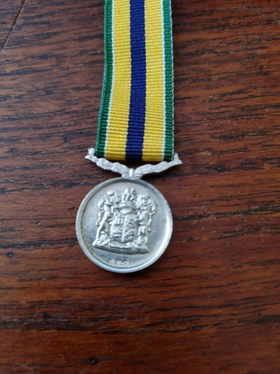 Dewet Decoration Miniature Medal - (Siver)