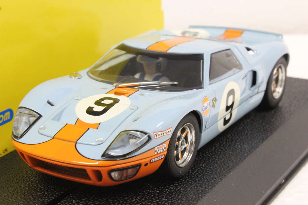 Ford GT40 Gulf 1968 No.9 Scalextric C2403 1/32 With Lights