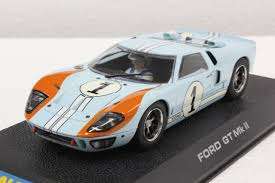 Ford GT MKII Gulf 1966 Le Mans No.1 Scalextric C2464 1/32