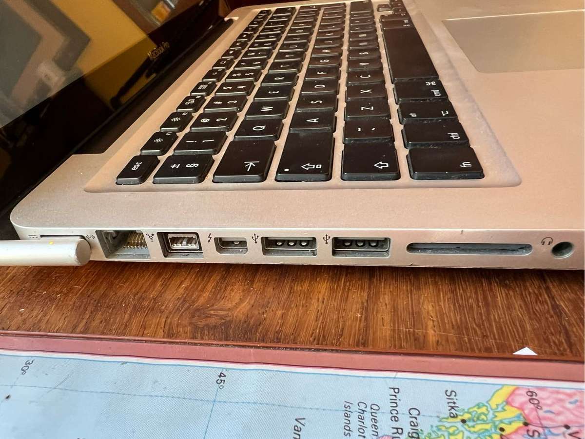 2x MacBook Pro 13 A1278 with chargers