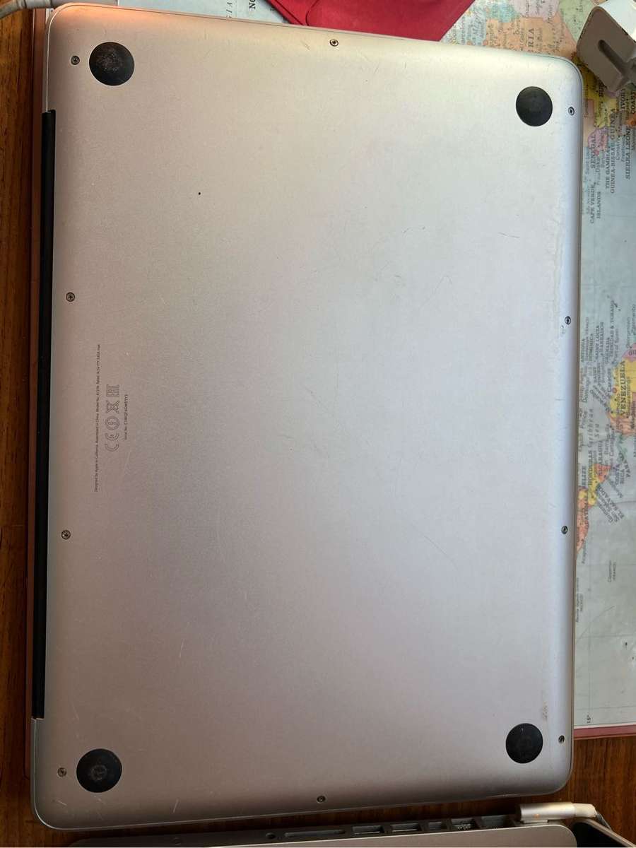 2x MacBook Pro 13 A1278 with chargers