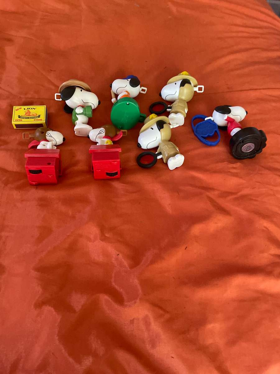 A lot of cute snoopys