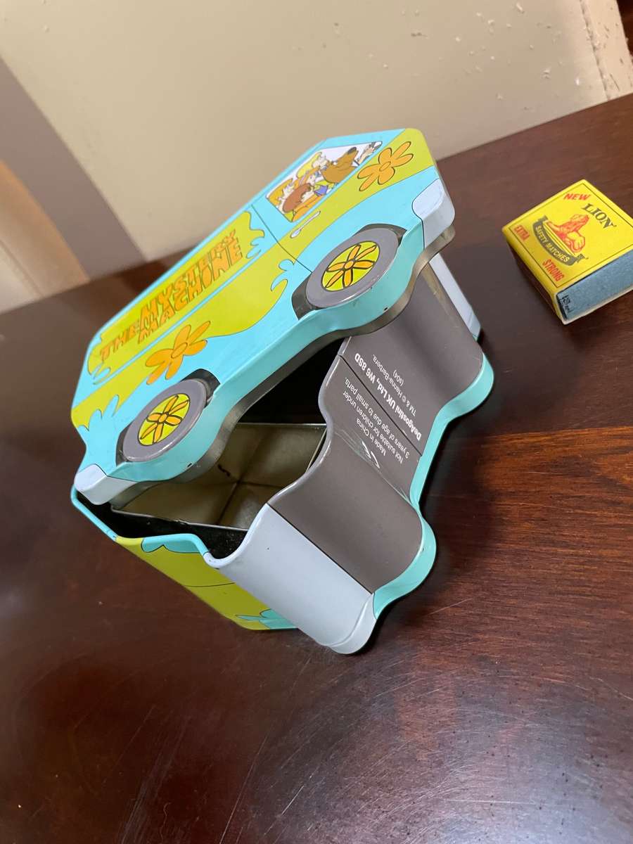 The mystery machine - highly collectible Scooby Doo tin