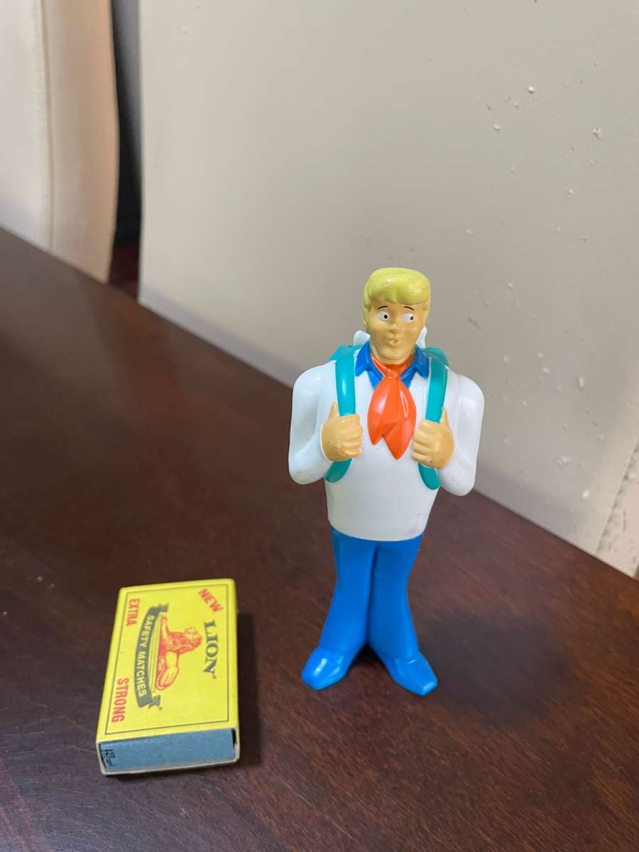 Scooby doo figurine toy