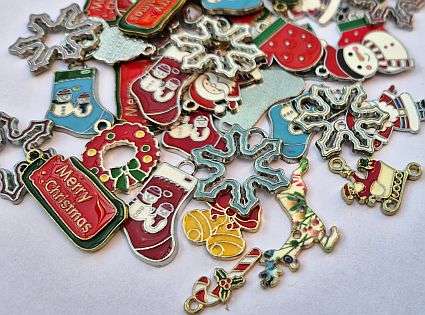 100pc Assorted / Christmas Theme /  Gold / Silver Tone / Enamel Charms