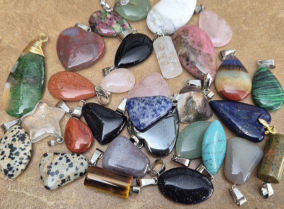 30pcs Assorted   / Natural / Synthetic  / Gemstone Pendants