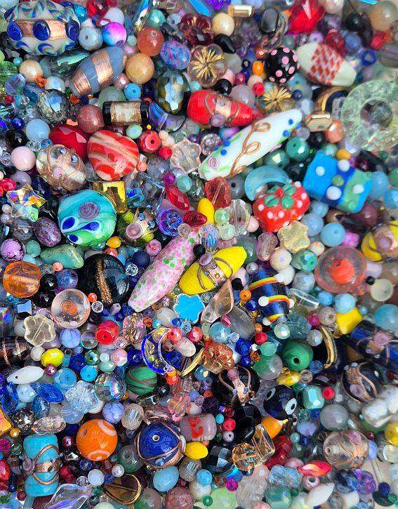 4.7Kg  Mixed / Assorted Glass Beads +/- 10500pcs