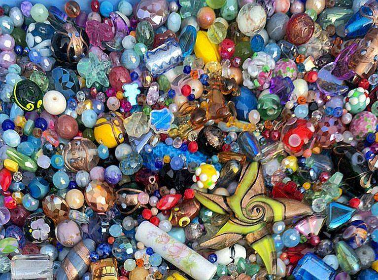 4.7Kg  Mixed / Assorted Glass Beads +/- 10500pcs