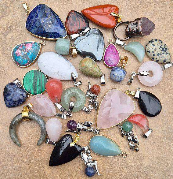 30pcs Assorted   / Natural / Synthetic  / Gemstone Pendants