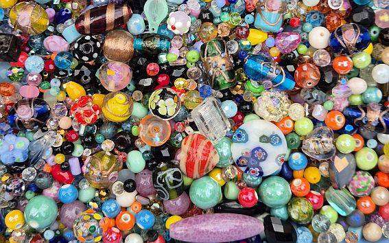 5Kg  Mixed / Assorted Glass Beads +/- 9500pcs