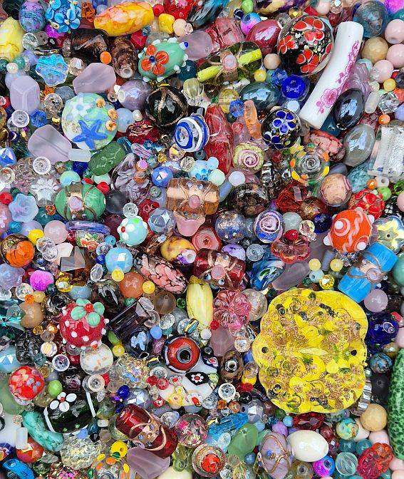 5Kg  Mixed / Assorted Glass Beads +/- 9500pcs