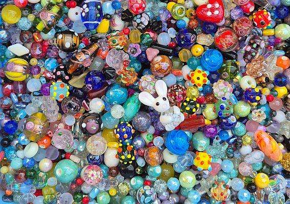 5.4Kg  Mixed / Assorted Glass Beads +/-8000 pcs