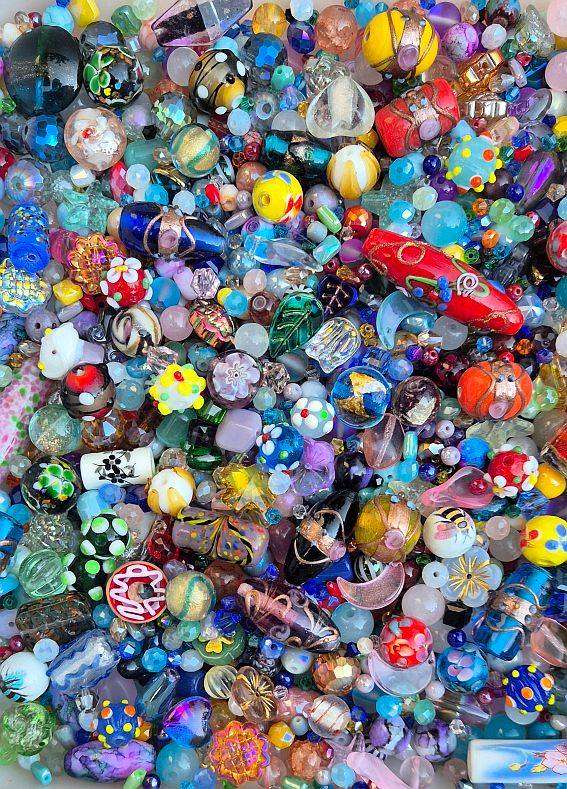 4.3Kg  Mixed / Assorted Glass Beads +/- 9500pcs
