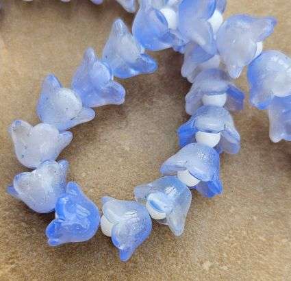 Clearance Sale ** 1 Strand Blue / White  / Flower  Glass Beads