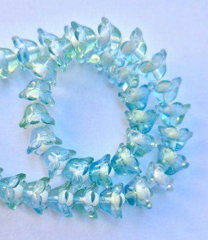 Clearance Sale**1 Strand    Light Blue / Flower  Glass Beads