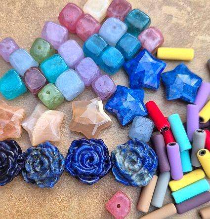 50 packets Natural / Synthetic   Gemstones / Bid Per Packet // +/- 3700pcs