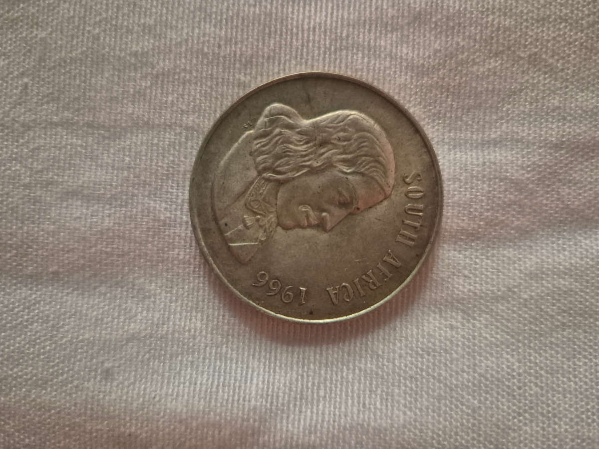 6 × R1 coins bid for lot see photos