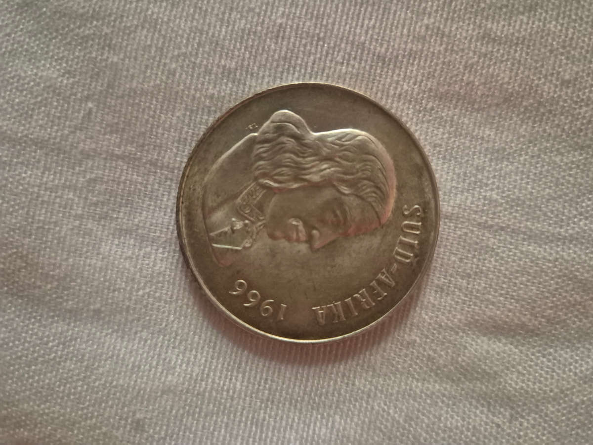 6 × R1 coins bid for lot see photos