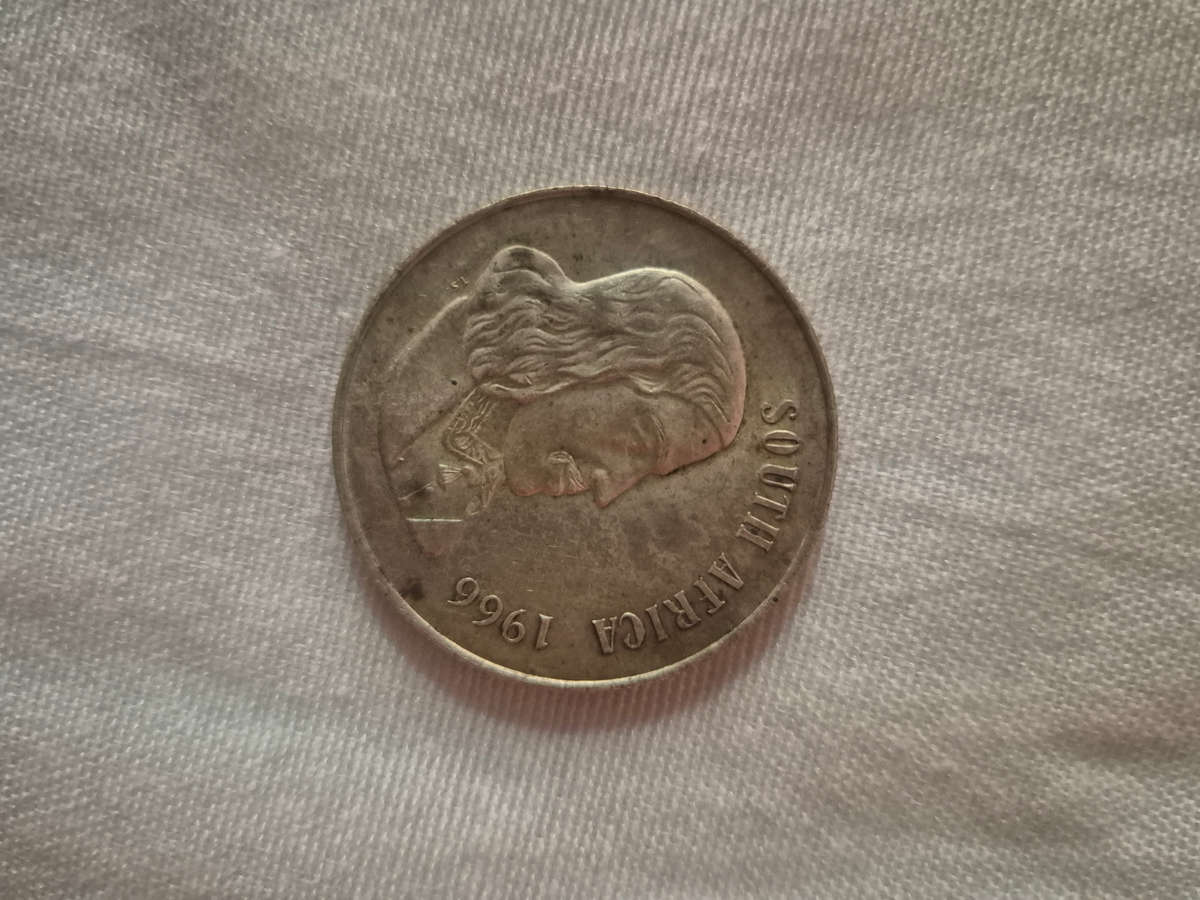 6 × R1 coins bid for lot see photos