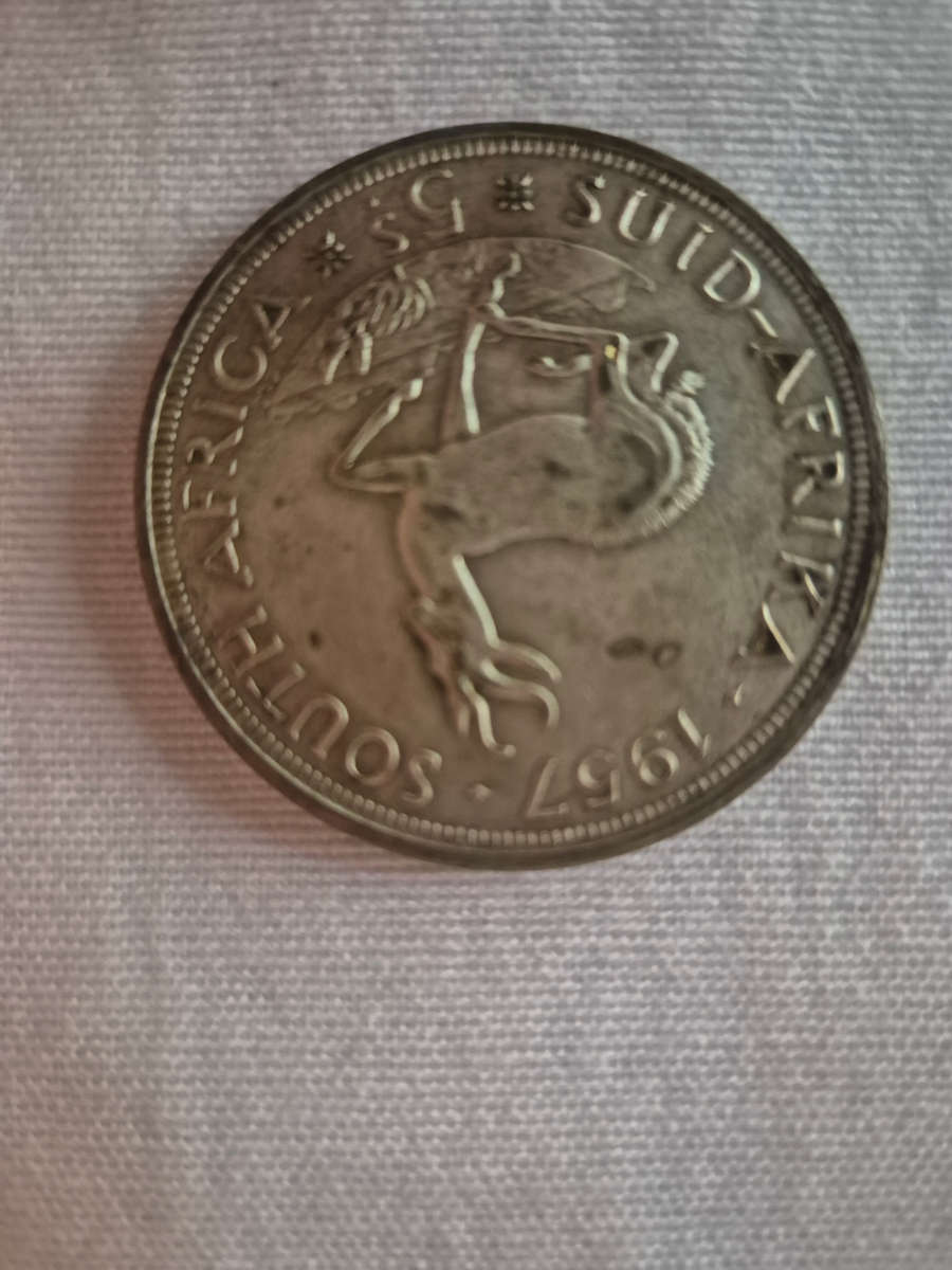 12× 5 shillings coins ..1 bid for lot see photos